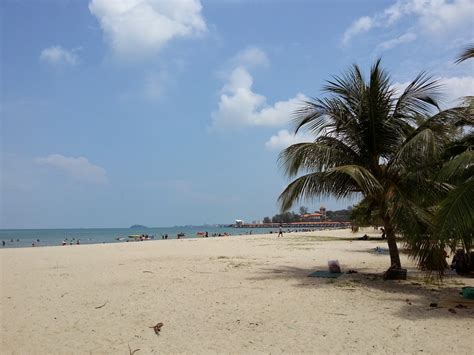 2.52403, 101.79283) is a popular seaside resort town in negeri sembilan. My Malaxi: Saujana Beach (Pantai Saujana) - Port Dickson