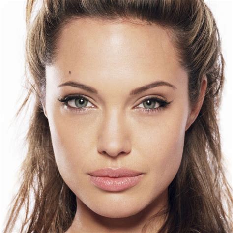 512x512 Angelina Jolie Close Up Hd Pic 512x512 Resolution Wallpaper Hd