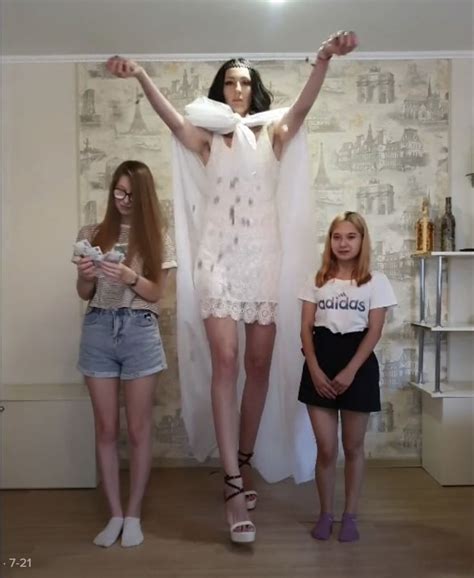 Pin By Bznslady On Tall Women Tall Women Women Fashion