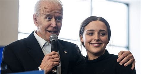 Joe biden has a grand total of 7 grandchildren. Joe Biden's Iowa Kiss With Granddaughter Prompts Mixed Responses on Social Media