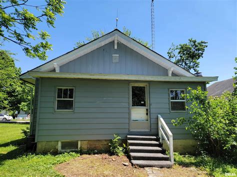 Sold - Circa 1945 Affordable Home in Fairfield, IL Under $45K