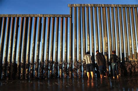 Deal with Mexico would make asylum seekers wait outside U.S. border