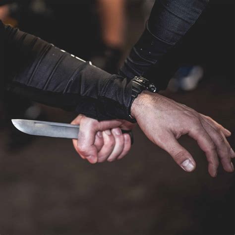 The Bare Handed Defense Against The Knife Fighting Tips Street