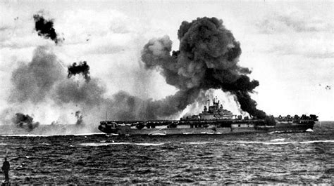 Sebahagian pakar sejarah melihat kekalahan british di kampar dan slim. Detik Cemas Rakaman Serangan Kamikaze Jepun Terhadap Kapal ...