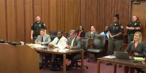 Two Former Police Officers In Cleveland Sentenced To Prison After