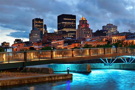 Montreal Travel Guide - Top 10 Vacation Highlights