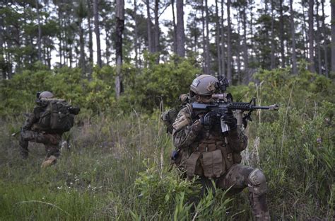 Air Force Special Tactics Integrate Into Marine Raider Training