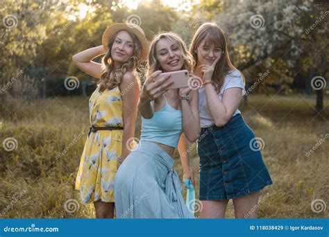 Group Of Girls Friends Take Selfie Photo Stock Image Image Of Outdoors People 118038429