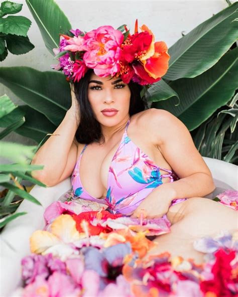 Rachael Ostovich Goes Instagram Official With Chargers Cb Michael Davis