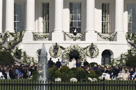 Bidens Granddaughter Naomi Ties Knot In White House Wedding Dnyuz