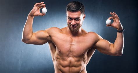 Egg Whites Vs Whole Eggs How They Fit Into Bodybuilding And Fat Loss