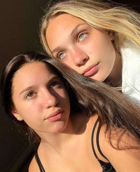 Dance Moms 2018 Rares Pictures Maddie And Mackenzie 2018 Selfie Blonde Hair Brown Hair Maddie