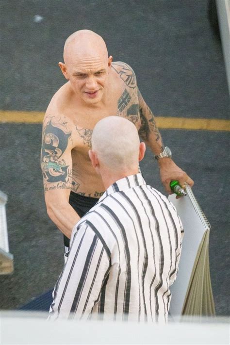 Tom Hardy Sees Double As He Bumps Into His Al Capone Doppelgänger On Set Of Fonzo
