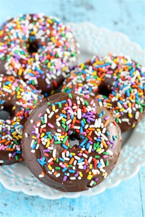 Schools just went back this week and kids are going to need breakfast. Baked Chocolate Donuts