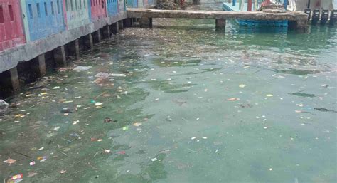 Perairan Pulau Tidung Dipenuhi Sampah Diduga Dari Sungai Di Jakarta