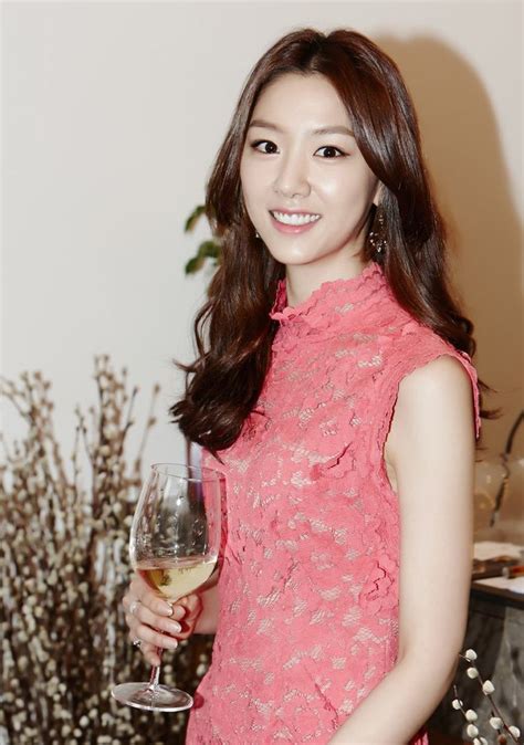 After first attracting attention in the horror film voice, seo has since starred in numerous television dramas. Seo Ji-hye (서지혜) - Picture @ HanCinema :: The Korean Movie ...