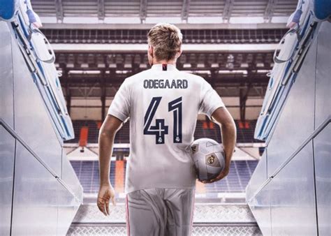 Martin odegaard could make his debut for real madrid when the european champions host almeria on wednesday after being included in carlo ancelotti's squad for the first time. Zyrtare: Martin Odegaard rikthehet në Real Madrid - Indeksonline.net