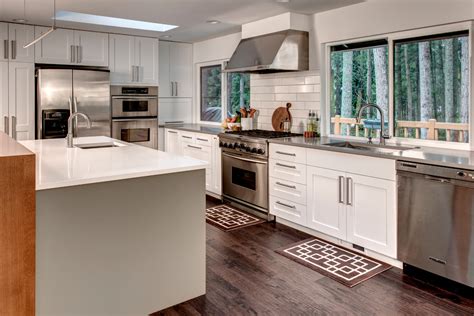 Sammamish Split Modern Kitchen Seattle By Woodmark Homes Llc