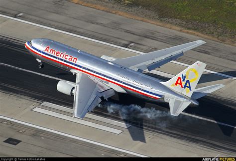 N320aa American Airlines Boeing 767 200er At Los Angeles Intl Photo