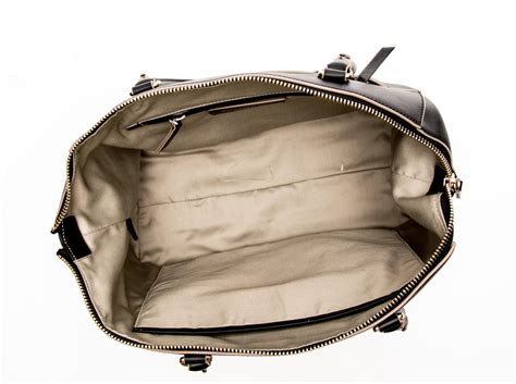 Mandarina Duck Montreal Leather Shoulder Bag / Leather Over-The ...