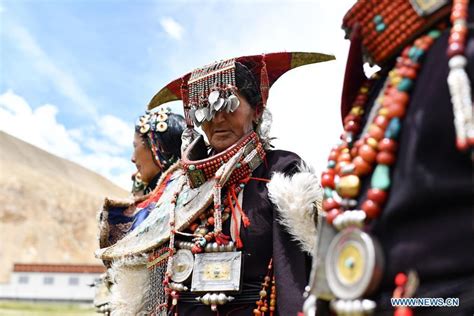 Exquisite Pulan Folk Costume In Tibet Is 1000 Year Tradition