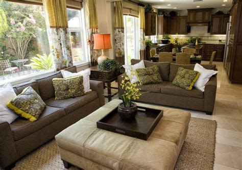 21 Beautiful Living Rooms with Earth Tones | Art of the Home