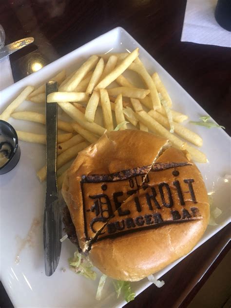 Detroit burger bar : r/cheeseburgers