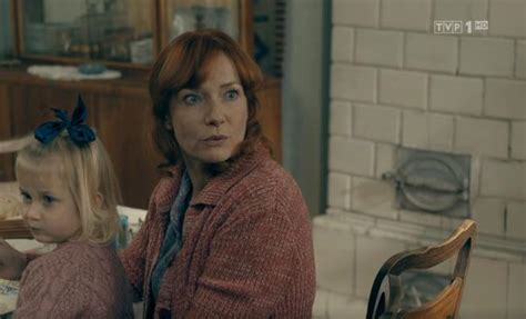 W nowych odcinkach popularnego serialu tvp 1 nie zobaczymy już karoliny baci (30 l.) i weroniki humaj (27 l.), które wcielały się w główne bohaterki: Stulecie Winnych 3, odcinek 33: Kasia urodzi córkę Adama ...