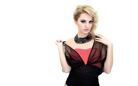 She could often be heard singing popular melodies, as well as coming up with her own. Romanian singer Alexandra Stan wallpapers and images ...