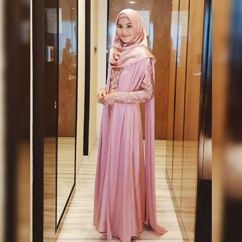 Outfit Pesta Hijab Syari Alyssa Soebandono Didominasi Warna Pastel
