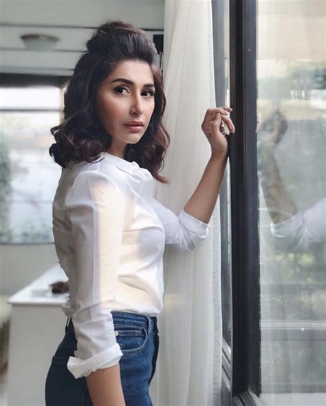 Line wuxuu daboolayaa badan 820 kiiloomitir oo caawinaysa dadka freights lagu daro tareenada rakaabka. Hira Tareen Shares Workout Routine And Diet | Reviewit.pk