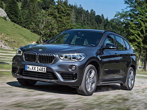 M logo on the sides. Fotos de BMW X1 xDrive25i Sport Line F48 2015 | Foto 27