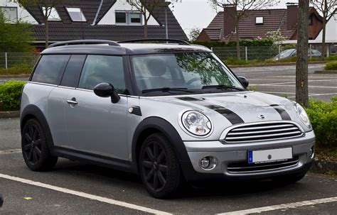 2013 Mini Cooper Clubman Base 2dr Hatchback 16l Manual