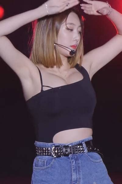 We did not find results for: GGULBEST.COM GIF FACTORY: 넘실 넘실 참젖 무브먼트 블랙스완 혜미 ...
