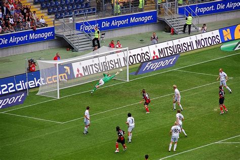 ביהס לכדורגל בני הרצליה מציע: Russan: מגרש כדורגל להדפסה