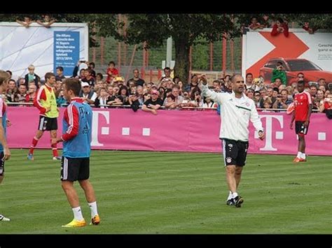 @fcbayernen 🇬🇧 @fcbayernes 🇪🇸 @fcbayernus 🇺🇸 @fcbayernar العربية fans. FC Bayern München offenes Training 20.08.2013 ...