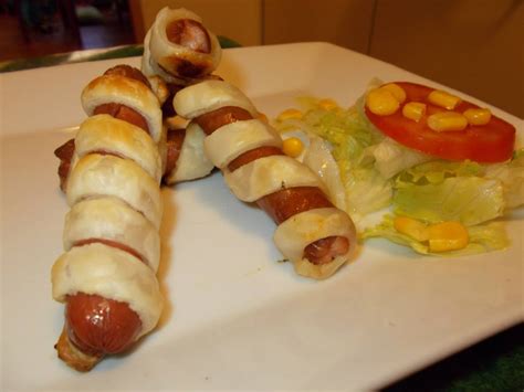 Maybe you would like to learn more about one of these? Wurstel vestiti di pasta sfoglia con insalata - I primi di Ale