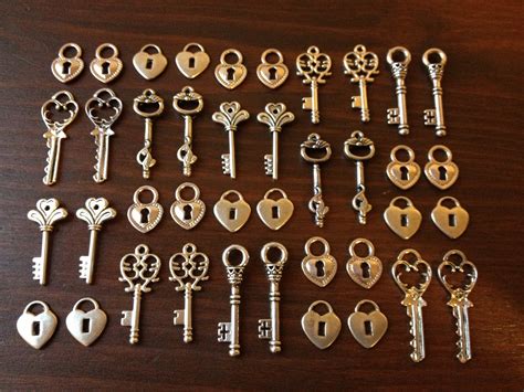 Lock And Key Skeleton Keys And Locks 20 X Antique Silver