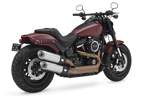 It looks as if the wide, straight bars are designed to lever the thing into a corner like paddling a canoe, but that's absolutely not the reality; 2018 Harley-Davidson Fat Bob Review | 13 Fast Facts