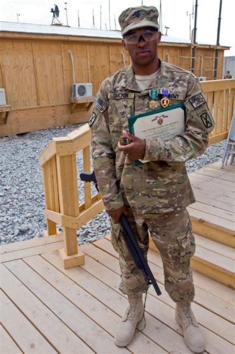 Combat Engineer Receives Medals For Injuries Valor Article The