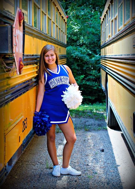 Cheerleader Between Two Buses Love The Depth In This Pic Fashion