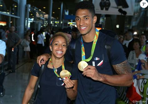 Tony yoka was born in france on april 28, 1992.french boxer and who gave france its first super heavyweight gold medal by winning at the 2016 olympic games. Estelle Mossely et Tony Yoka : "Gros découverts" pour le ...