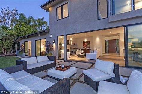 The reality tv personality, businessman, and kourtney kardashian's baby daddy, purchased this home for $5.96m. Scott Disick buys $3.7m mansion in Beverly Hills | Beverly ...