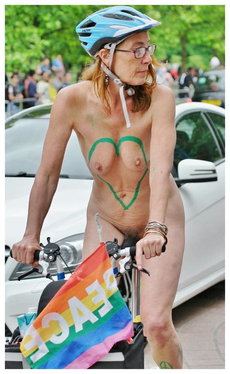Free Pregnant Lady At London Wnbr World Naked Bike Ride Photos Sexiz Pix