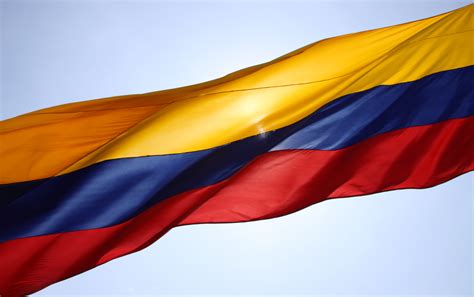 Informacion general, capital, habitantes, bandera, población, idioma, paises. Imagenes de Colombia