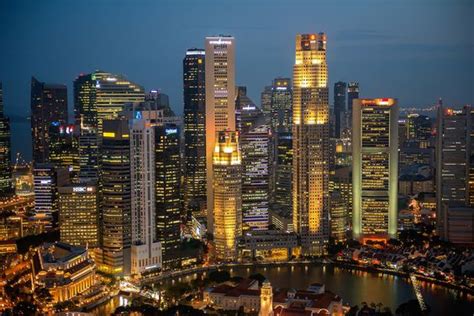Here are my personal favourite kl's famous twin towers are 88 storeys high reaching 452m above street level. Top 10 Tallest Buildings in Singapore - The Tower Info