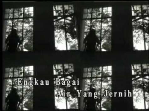 Am cinta bukan hanya di mata dm cinta hadir di dalam jiwa g c e am biarlah salah di mata mereka dm e am biar perbezaan terlihat antara kita. Iklim - Suci Dalam Debu | Songs, Musik, Lloyd