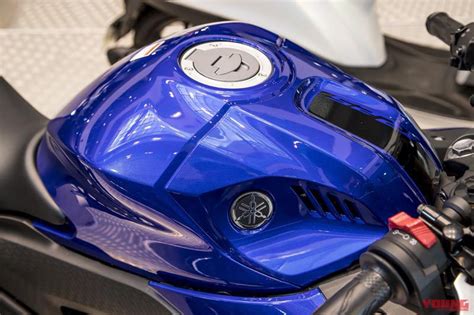Volá vás svět třídy r. ヤマハ2019新型YZF-R25／YZF-R3は3月下旬に国内発売?! | WEBヤングマシン｜最新バイク情報