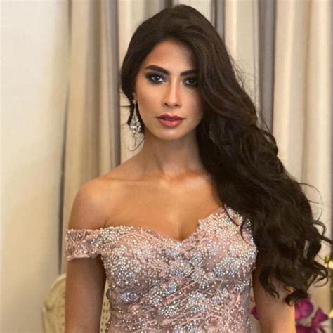 مهرجان كله طار في المطار محمد شاهين 360. روبي ترقص في حفل زفاف ابنة معلق كرة القدم - منارة سورية