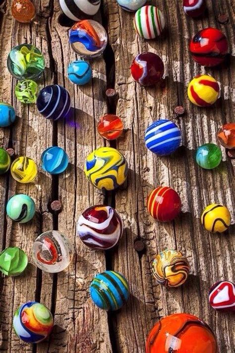 E tutto per difendere il potere, i privilegi e il denaro. Tutto e il contrario di tutto | Marble art, Glass marbles ...